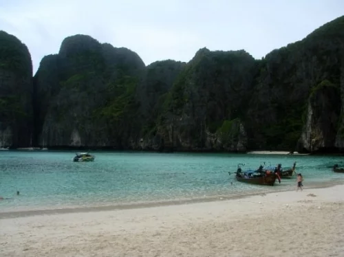 Excursion to Maya Bay and the Ko Phi Phi archipelago (December 2007)