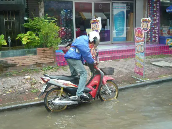 bangkok monsoon 2008