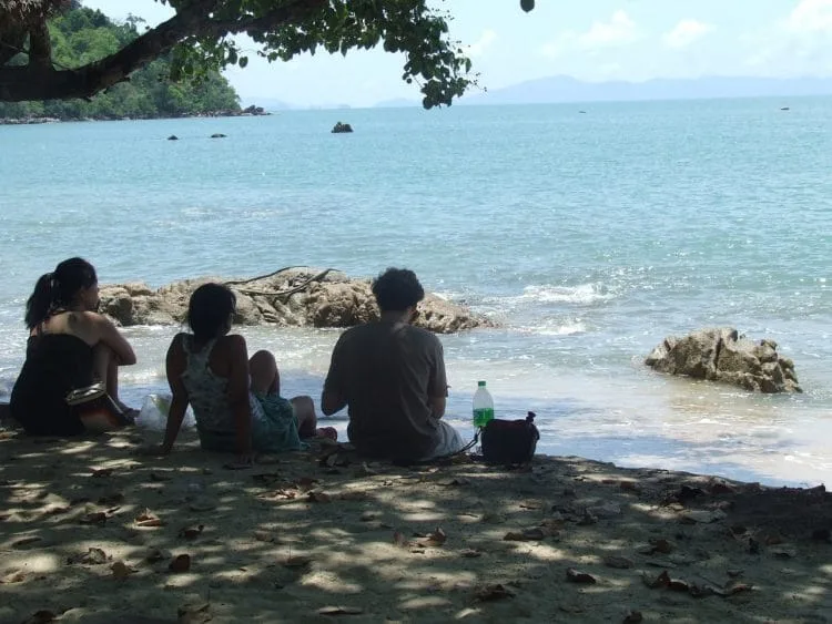 waiting boat koh chang - ranong - thailand