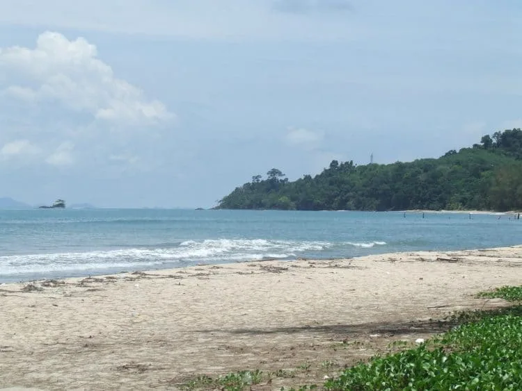 main beach koh chang island - ranong - thailand