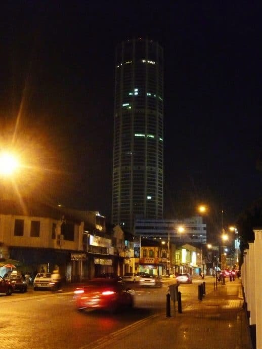 apercu tour komtar nuit depuis quartier penang