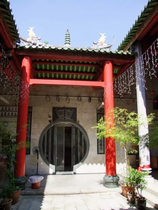 courtyard thean hou chinese temple penang malaysia
