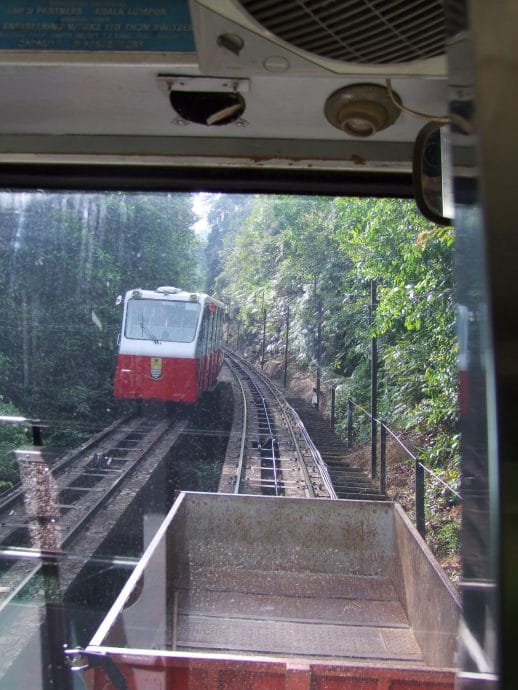 croisement funiculaires penang hill malaisie