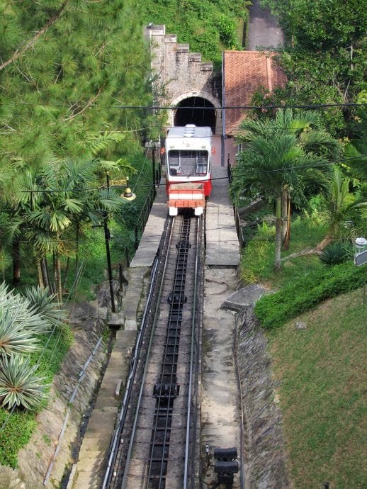 funiculaire tunnel penang hill malaisie