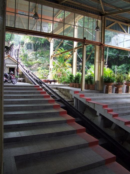 gare funiculaire penang hill malaisie