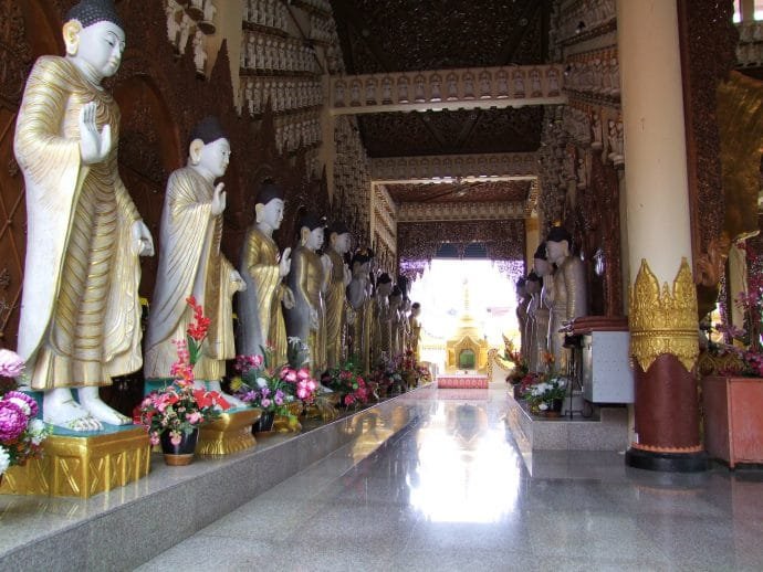 statues temple birman penang malaisie