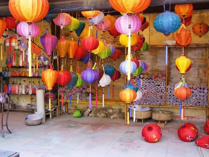 lanterns hoi an - vietnam