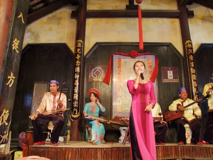 hoi an show - vietnam