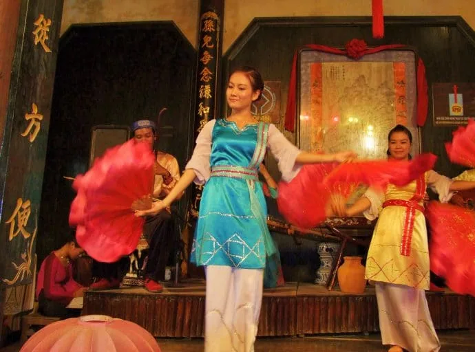 hoi an show - vietnam