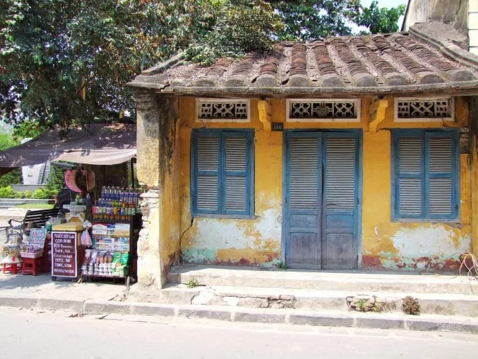 hoi an street - vietnam