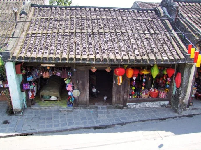 hoi an street - vietnam
