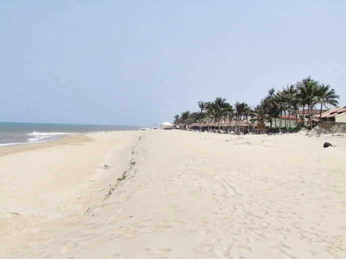 plage près de hoi an - vietnam