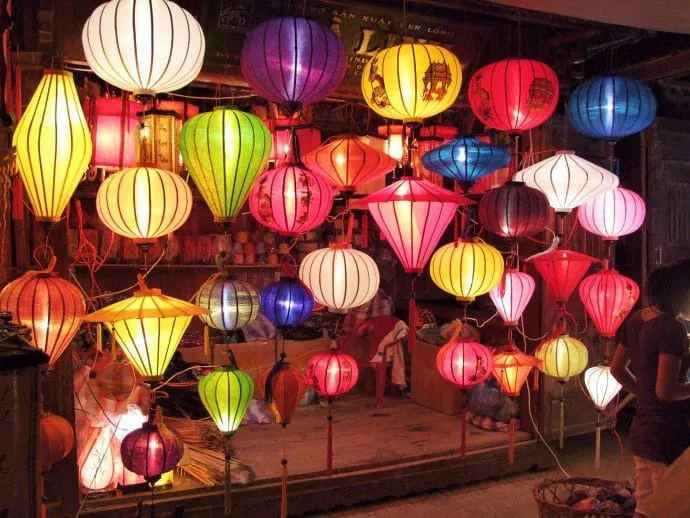 lanterns hoi an - vietnam