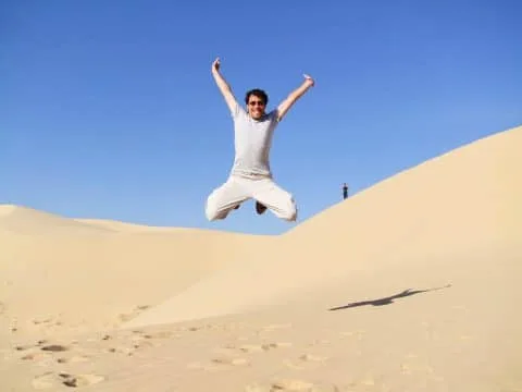 mui ne - me jump white dunes - vietnam