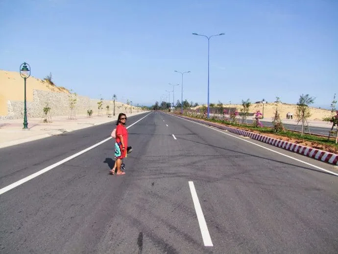 mui ne - new desert road - vietnam