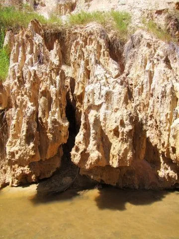 mui ne - rock fairy river - vietnam