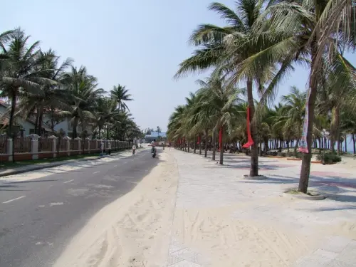 hoi an beach vietnam