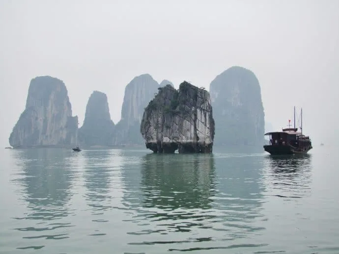 halong bay - vietnam