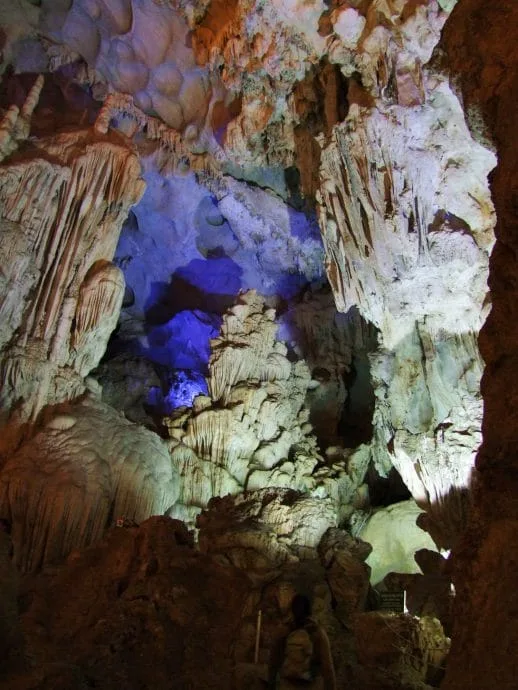 halong bay cave - vietnam