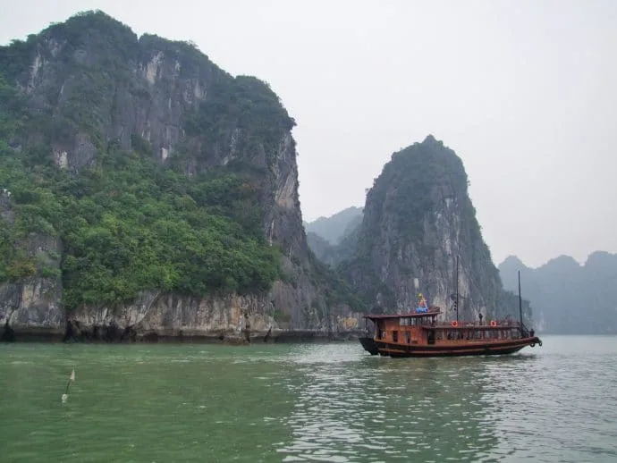 halong bay - vietnam