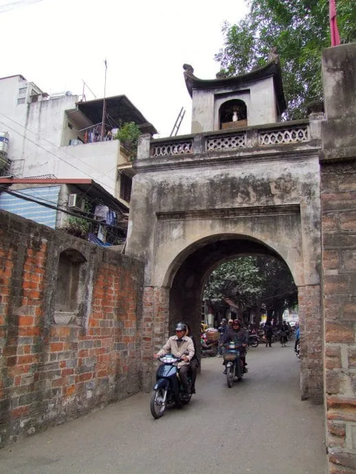 hanoi street - vietnam 2010