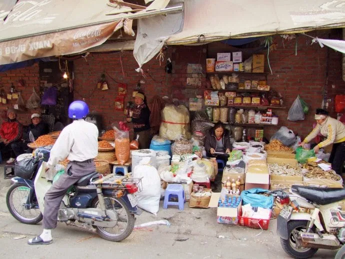 hanoi street market - vietnam 2010