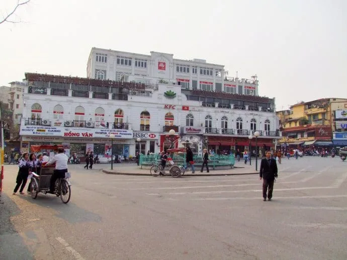 hoan kiem lake hanoi - vietnam 2010
