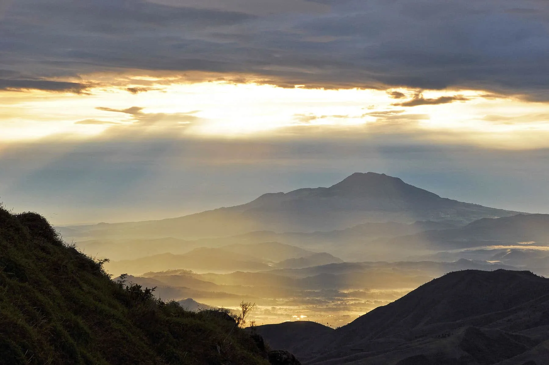 cover sunrise dieng plateau 7th