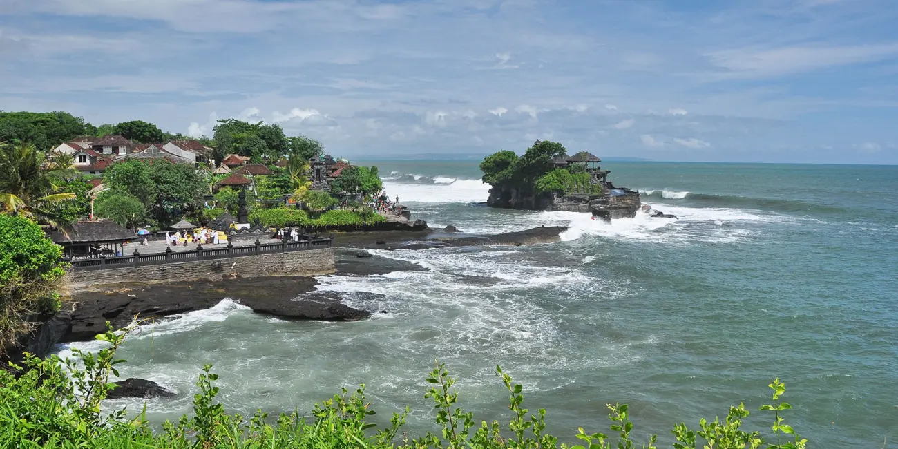 cover bali south temple tanah lot