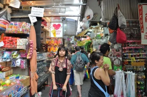 street shopping bangkok
