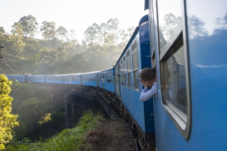 Sri Lanka - train Nuwara Eliya