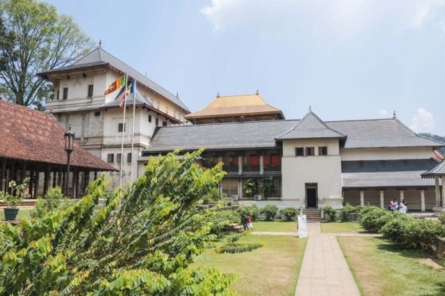 kandy temple dent sri lanka