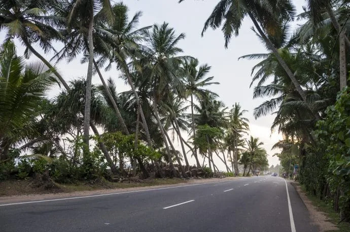 road koggala - galle - sri lanka