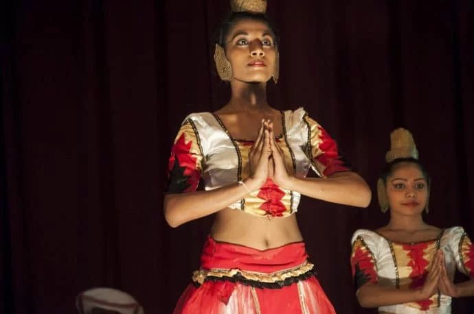 pooja dance - kandy - sri lanka