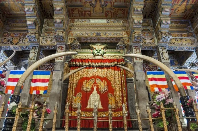 temple of the tooth - kandy - sri lanka
