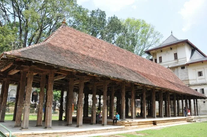 temple of the tooth - kandy - sri lanka