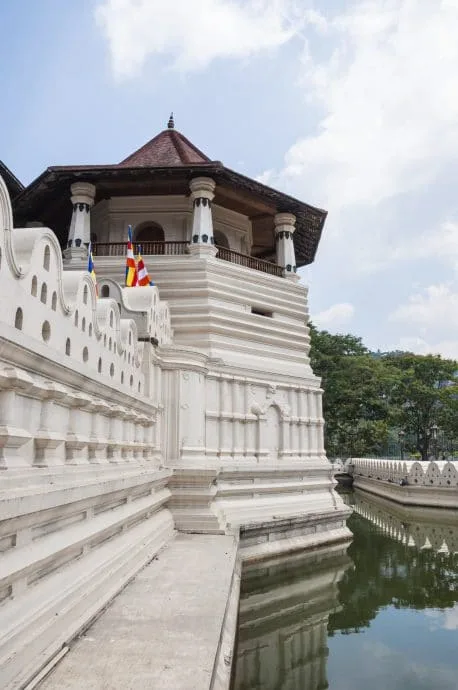 temple of the tooth - kandy - sri lanka