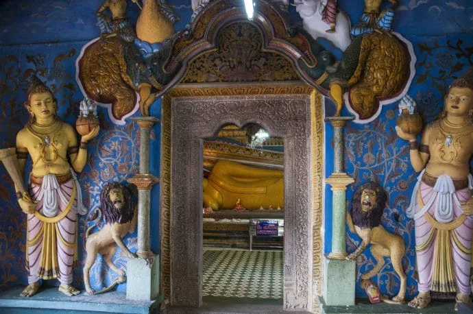 temple of the tooth - kandy - sri lanka