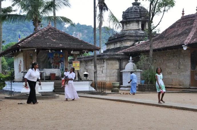temple of the tooth - kandy - sri lanka