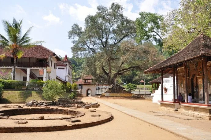 temple of the tooth - kandy - sri lanka
