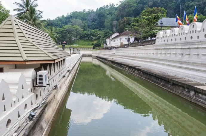 temple of the tooth - kandy - sri lanka