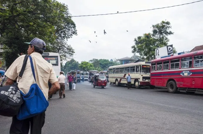 kandy dambulla bus - sri lanka