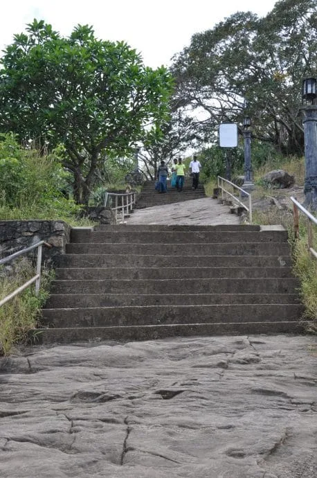 dambulla caves staircase - sri lanka
