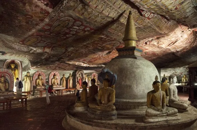 dambulla caves - sri lanka