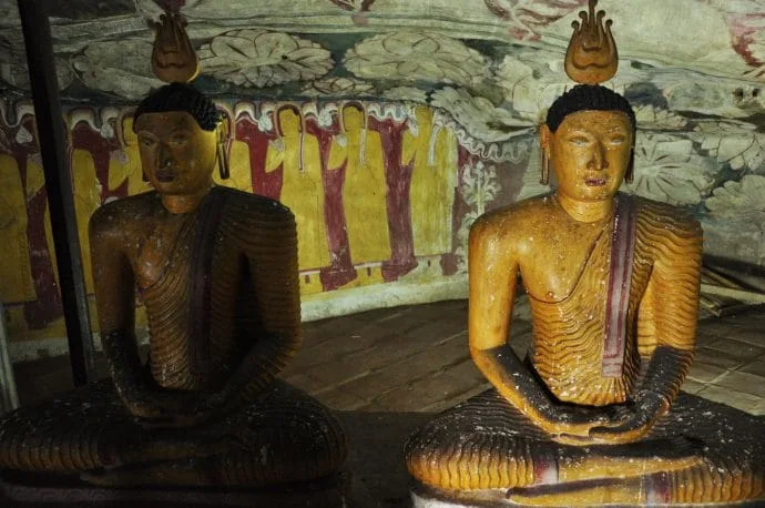 dambulla caves - sri lanka