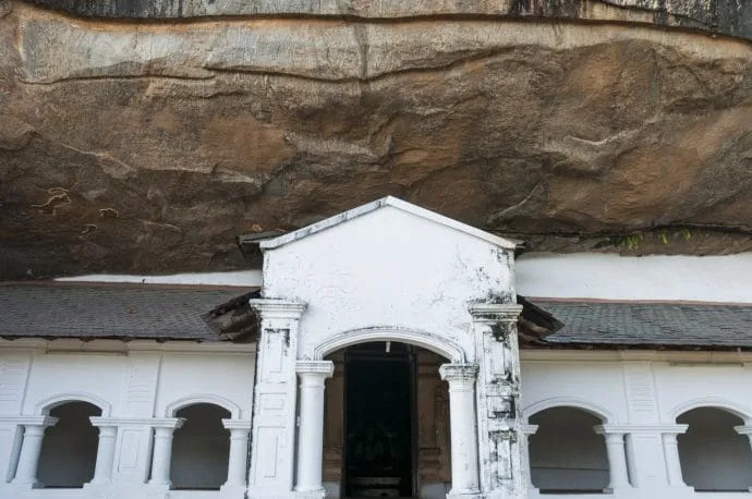 dambulla caves - sri lanka