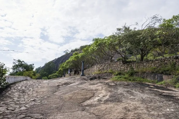dambulla caves - sri lanka