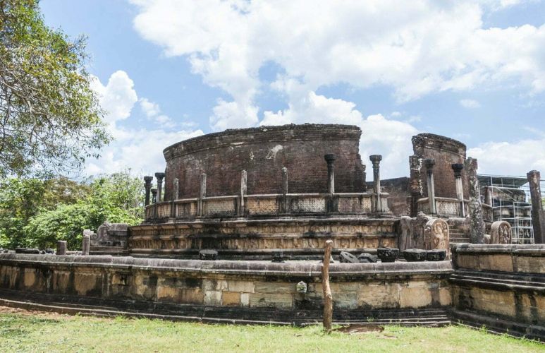 quadrangle vatage - polonnaruwa - sri lanka