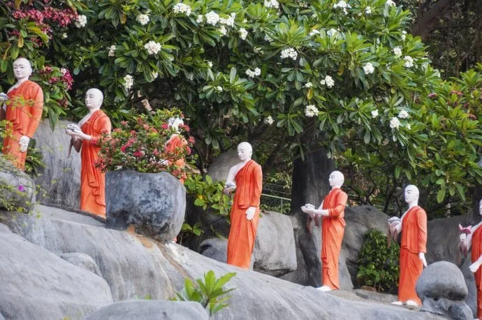 golden temple - dambulla - sri lanka