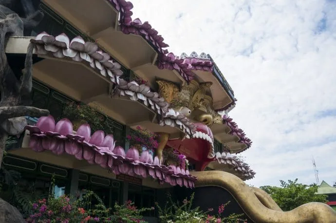 golden temple - dambulla - sri lanka